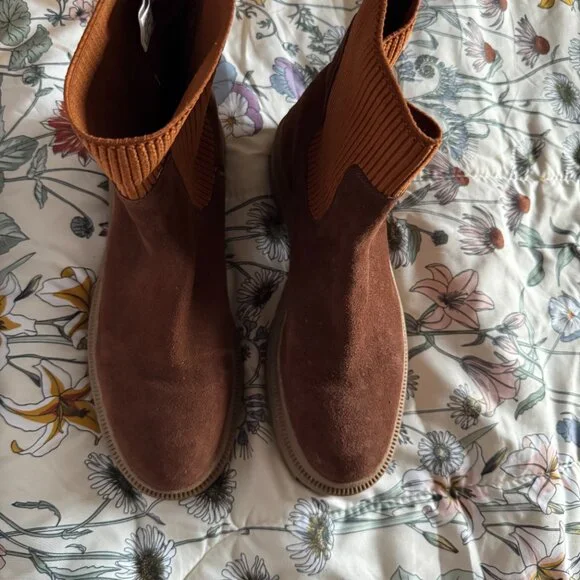 Serra size 10 boots - never worn - Picture 8 of 11